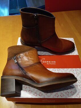 WOMENS LEATHER BOOTS SIZE 6,5us (37eu)